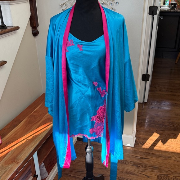 Vintage 2003 Victoria's Secret Silk Teal and Fuchsia Kimono Set size Small